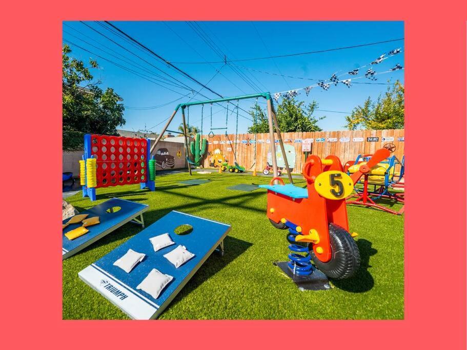Safari Adventure: Arcade, Golf, Playground, Cars & More! Garden Grove Luaran gambar