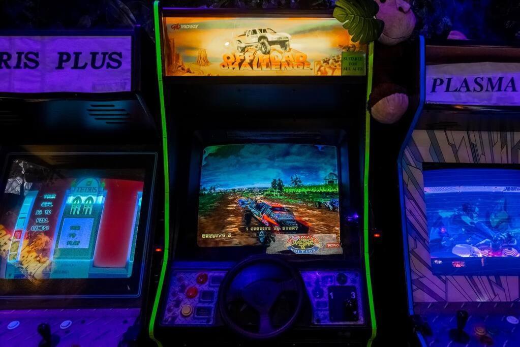 Safari Adventure: Arcade, Golf, Playground, Cars & More! Garden Grove Luaran gambar