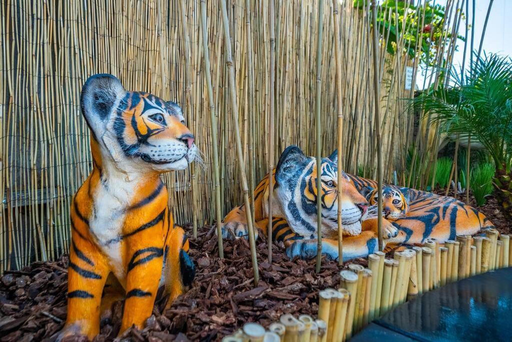 Safari Adventure: Arcade, Golf, Playground, Cars & More! Garden Grove Luaran gambar