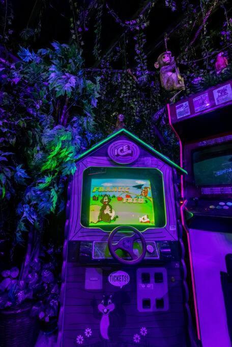 Safari Adventure: Arcade, Golf, Playground, Cars & More! Garden Grove Luaran gambar